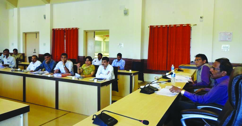 ಹಾಡಿ ಜನರ ಸಂಕಷ್ಟಗಳಿಗೆ ಸ್ಪಂದಿಸಿ: ಡಿಸಿ ಡಾ. ವಿನ್ಸೆಂಟ್ ಜಿಲ್ಲಾ ಮಟ್ಟದ ಅರಣ್ಯ ಹಕ್ಕು ಸಮಿತಿ ಸಭೆ